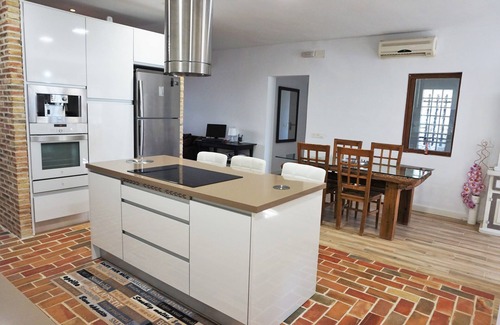 Lillo House | Discover Finca La Caprichosa: Heated Pool & Relaxing Spa