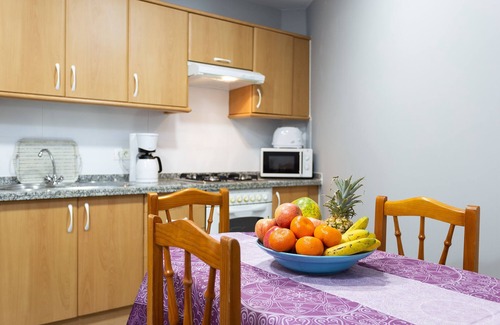 Icod de los Vinos Apartment | Cozy Finca La Gaviota - Family-Friendly with Spa & Breakfast