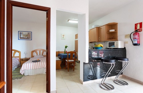 Icod de los Vinos Apartment | Discover Finca La Gaviota: Spa & Family-Friendly Retreat