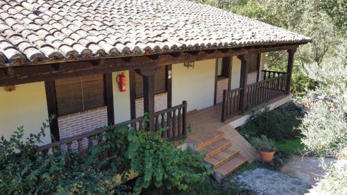 Candeleda House | Explore Finca La Josa: 4-Star Family-Friendly Retreat