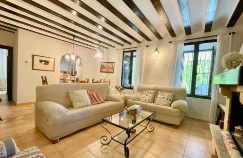 Huescar House | Pet-Friendly Retreat: Cortijo de LA LOSA - Guest Rated 9.8