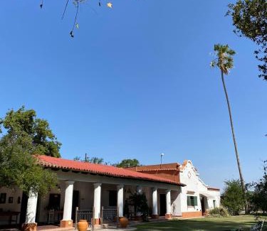 Cerrillos House | Relax at Finca La Secundina: 4-Star Family-Friendly Retreat