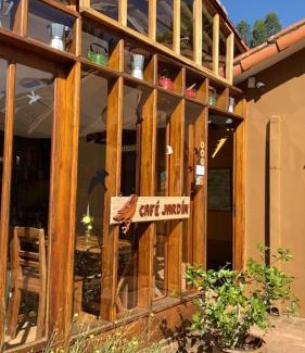 Samaipata Cabin | Pet-Friendly Retreat at Finca La Vispera - Rated 9/10!