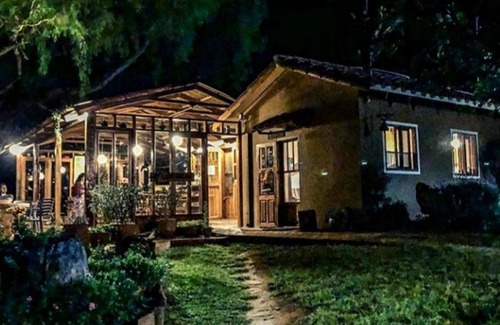 Samaipata Cabin | Pet-Friendly Retreat at Finca La Vispera - Rated 9/10!