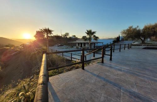 Sedella Ski Chalet | Discover Casa Rural Las 3 R: Oceanfront Family Retreat