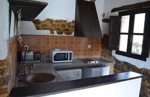 El Madrono Apartment | Discover Finca Los Caleros: Pet-Friendly Oasis with Pool