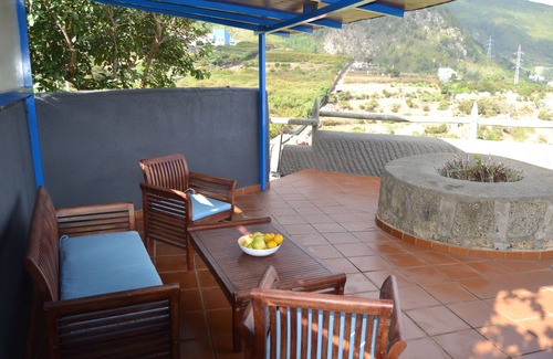 Los Realejos Cottage | Discover Finca Los Castaños: Spa & Family-Friendly Retreat