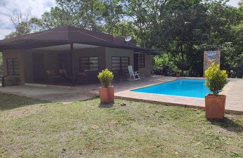 Villeta House | Pet-Friendly Retreat at Finca los Ocobos - Rated 10/10!