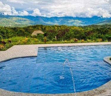 Sopetran House | Finca Luz de Luna: Oceanfront Bliss with Pet-Friendly Perks