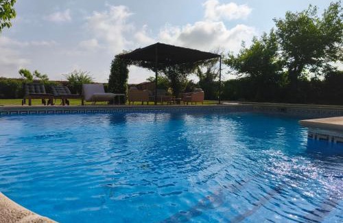 Valdetorres de Jarama House | Exquisite Finca Paredes: Pet-Friendly Oceanfront Retreat