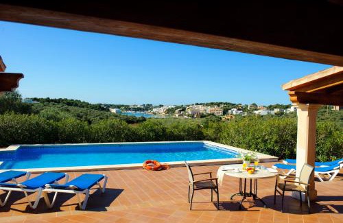 Portopetro House | Discover Finca Pleta de sa Punta: Poolside Family Retreat