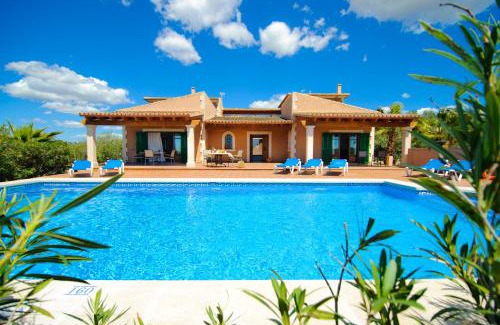 Portopetro House | Discover Finca Pleta de sa Punta: Poolside Family Retreat