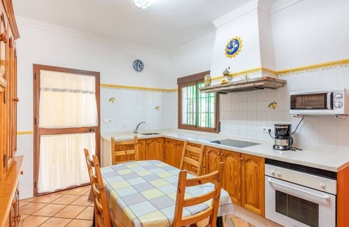 Alora Villa | Idyllic Finca Salrima Álora with Pool & Spa Amenities