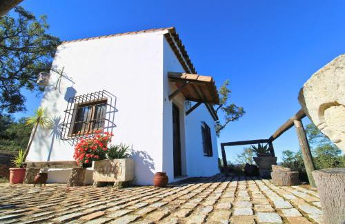 Cortelazor Ski Chalet | Adult-Only Finca Santa Ana with Pool & Top Guest Rating
