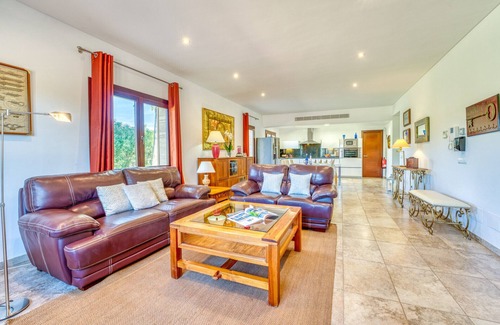 Sa Pobla Villa | Guest Rated: Finca Son Manyo 223 with Pool in Mallorca