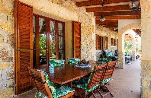 Arta House | Finca Son Sureda: Guest Rated 10/10 with Pool & Pet Access