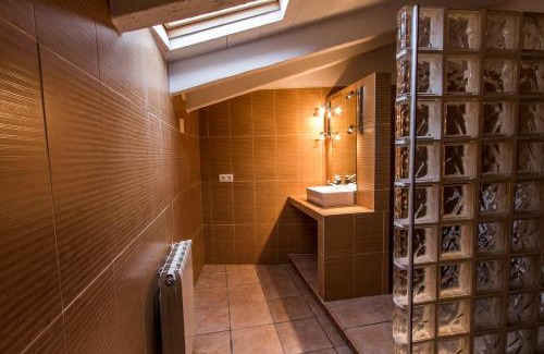 Ribera del Fresno House | Pet-Friendly Finca Villa Juan: A Family Escape Awaits