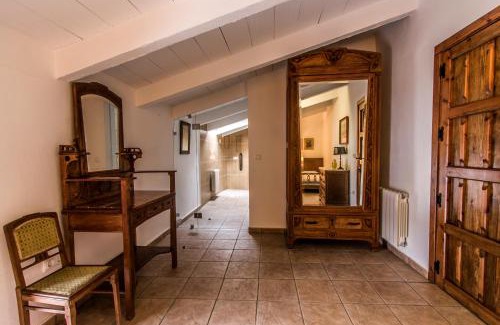 Ribera del Fresno House | Pet-Friendly Finca Villa Juan: A Family Escape Awaits