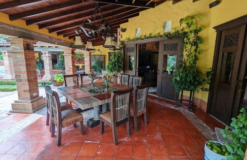 Barbosa Villa | Relax at Finca Villa Kaisa: Pet-Friendly Retreat with Pool