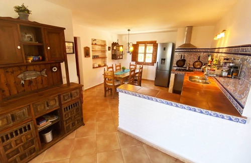 Iznate House | Escape to Finca: Breathtaking Sea Views & Heated Pool