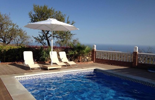 Iznate House | Escape to Finca: Breathtaking Sea Views & Heated Pool