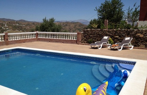 Iznate House | Escape to Finca: Breathtaking Sea Views & Heated Pool