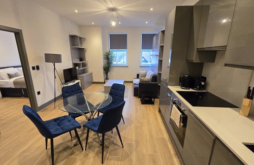 West Finchley Apartment | Finchley Perfect 1-Bed - Work & Leisure