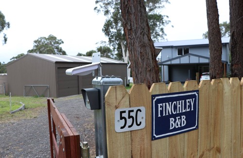Wandandian Cottage | Finchley B&B Wandandian: Pet-Friendly Oceanfront Retreat