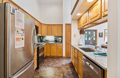 Davis House | Experience Serenity in a Secluded Mountain Cottage