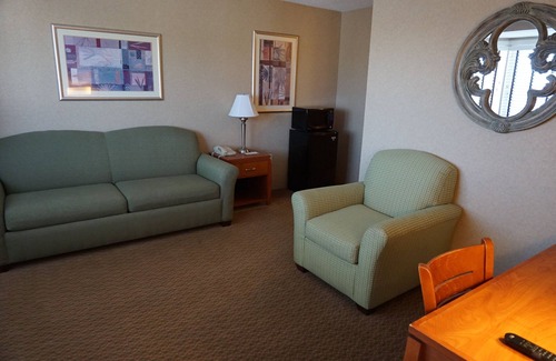 Findlay Hotel | Discover Findlay Inn & Conference Center: Top-Rated Getaway