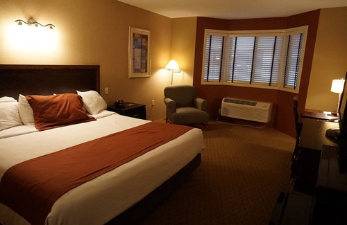 Findlay Hotel | Discover Findlay Inn & Conference Center: Top-Rated Getaway