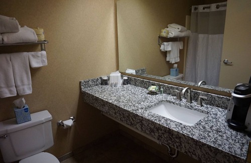 Findlay Hotel | Discover Findlay Inn & Conference Center: Top-Rated Getaway