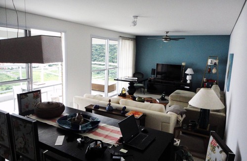 Peninsula Apartment | Cozy Oceanfront Apartment Steps from the Sea with Great View