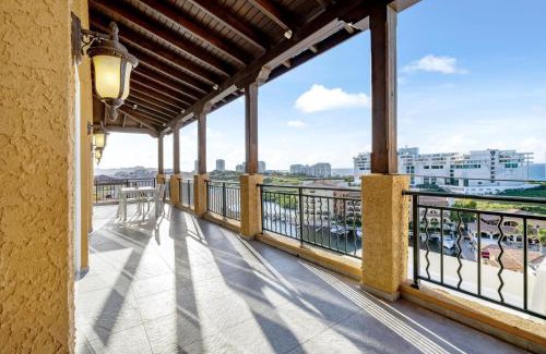 Cupecoy Apartment | Prime 3 BR Oceanview Penthouse with Pool - La Perla Sky