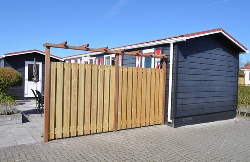 Serooskerke Ski Chalet | Immaculate Chalet in Prime Location with Breakfast Included