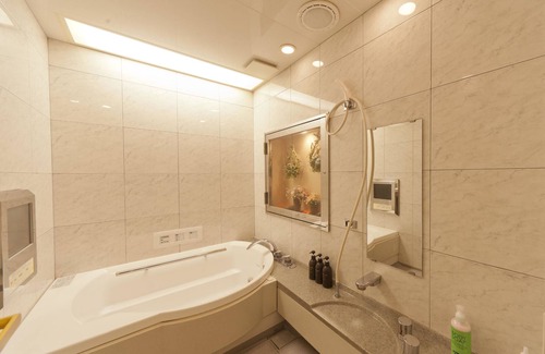 Kawagoe Hotel | Budget-Friendly Fine Garden Kuwana with Hot Tub & Breakfast