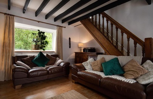 Dolwyddelan House | Inviting Retreats at Bron Elan - Family & Pet Friendly