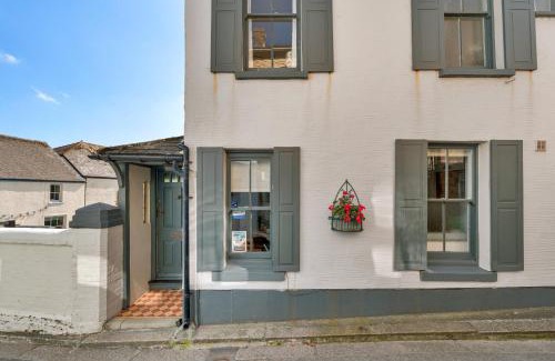 Cawsand House | Finest Retreats - Criterion Cottage