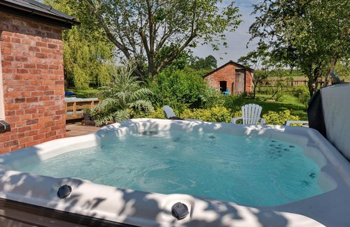 Halfway House House | Tranquil Getaway at Finest Retreats - Fox and Hare