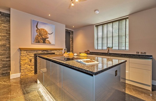 Yardley Gobion House | Inviting Getaways at Ttich Manor: Pet-Friendly Retreat