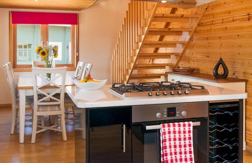 Hopton Ski Chalet | Dreamy Retreats at Puddleduck with Pool & Lake Views