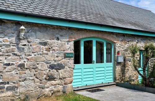 Saint Columb Major House | Guest Rated 10/10: Sweetpea Barn - Family & Pet Friendly