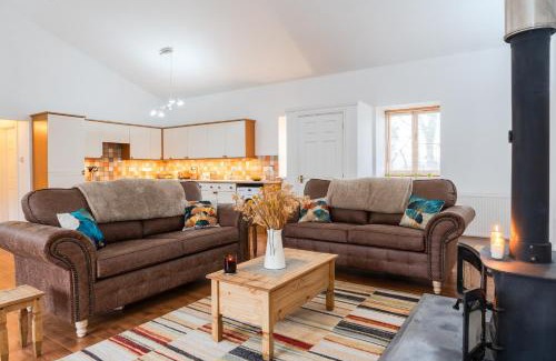 Saint Columb Major House | Guest Rated 10/10: Sweetpea Barn - Family & Pet Friendly