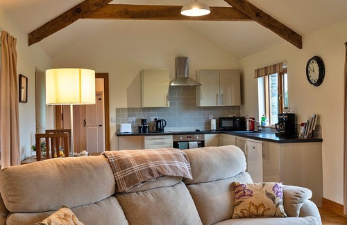 Liskeard Cottage | Top-Rated Getaway at The Shippon in Lestitha Awaits