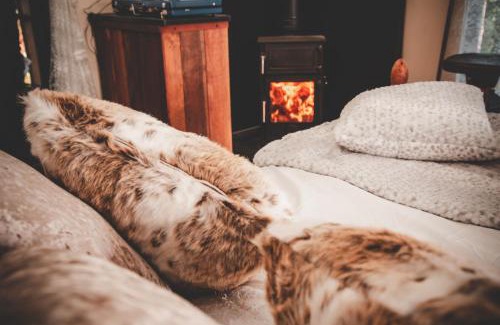 Beaworthy House | Eco-Friendly Bliss at The Tree House - Pet Friendly Retreat