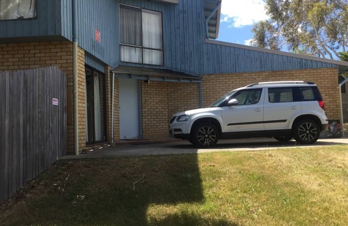 Jindabyne House | Fingal Snow: Pet-Friendly Retreat in Jindabyne, 9.4/10