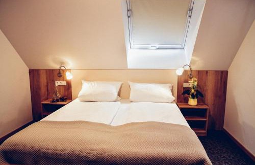 Dinkelscherben Hotel | Finkls Heimat: Oceanfront Retreat with Pet-Friendly Perks