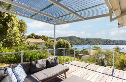 Waikawa Bay House | Waterfront Family Retreat at Finlay - Waikawa Holiday Home