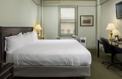 Butte Hotel | Discover Finlen Hotel and Motor Inn: Accessible Family Retreat