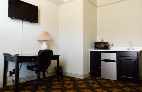 Butte Hotel | Discover Finlen Hotel and Motor Inn: Accessible Family Retreat